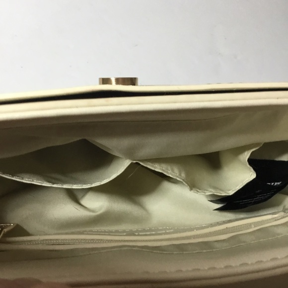 Badgley Mischka Women’s Ivory Cream Faux Leather Saddle Bag Shoulder Bag Purse - Picture 7 of 11